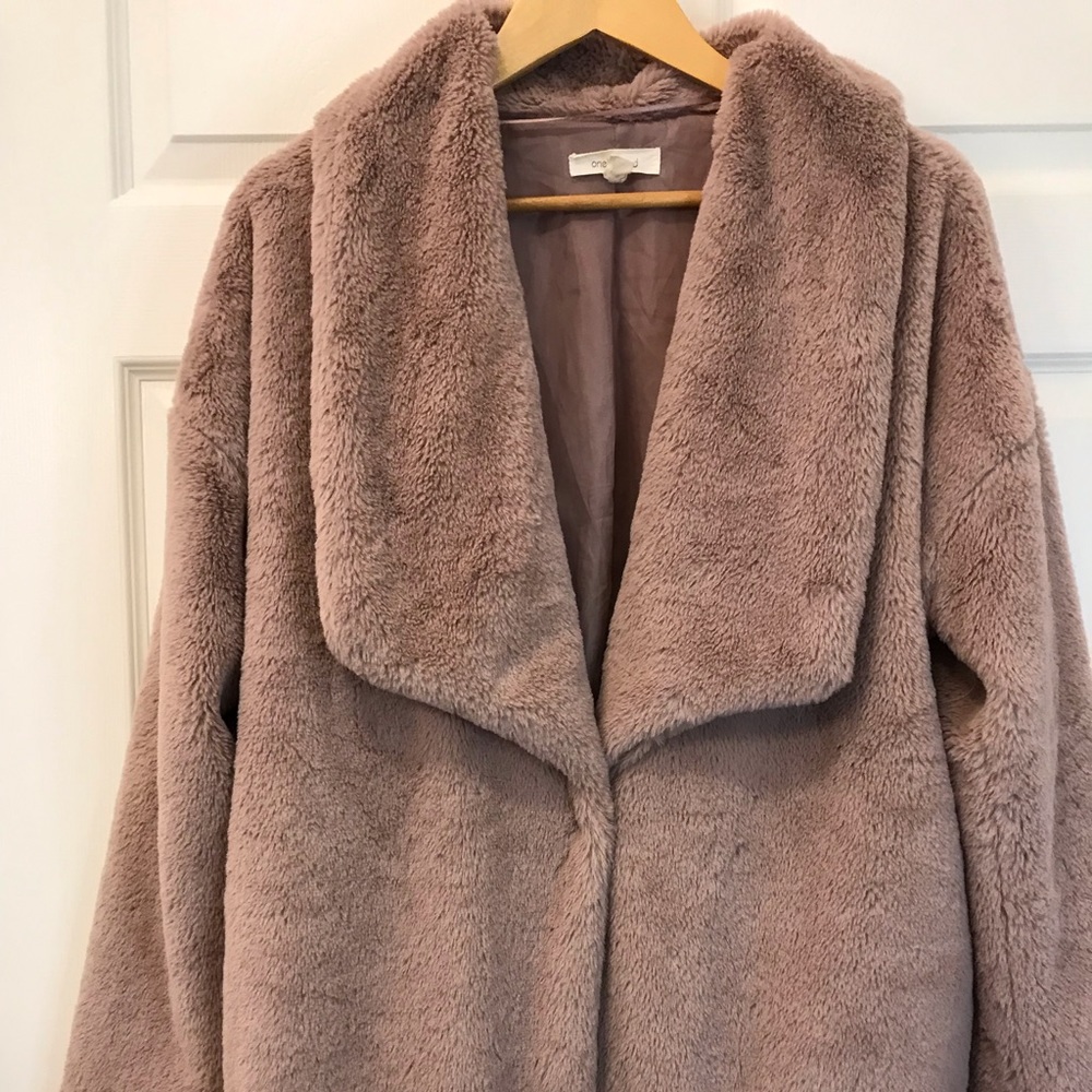 ONETHELAND Plush Faux Fur Coat, Blush Pink Size Medium
